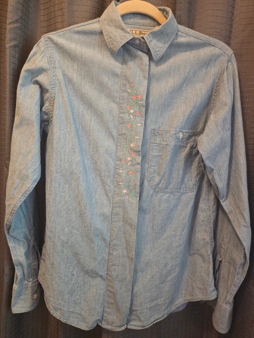 Vintage L.L. Bean Embroidered Denim Button Down Shirt M
